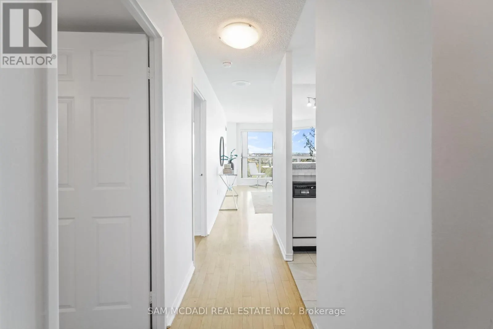 1807 - 2177 BURNHAMTHORPE ROAD W