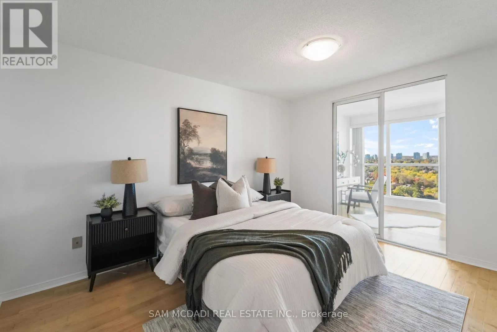1807 - 2177 BURNHAMTHORPE ROAD W