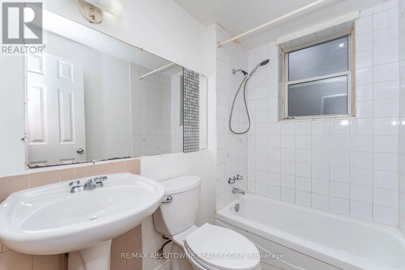 2 - 2144 LILNAN COURT