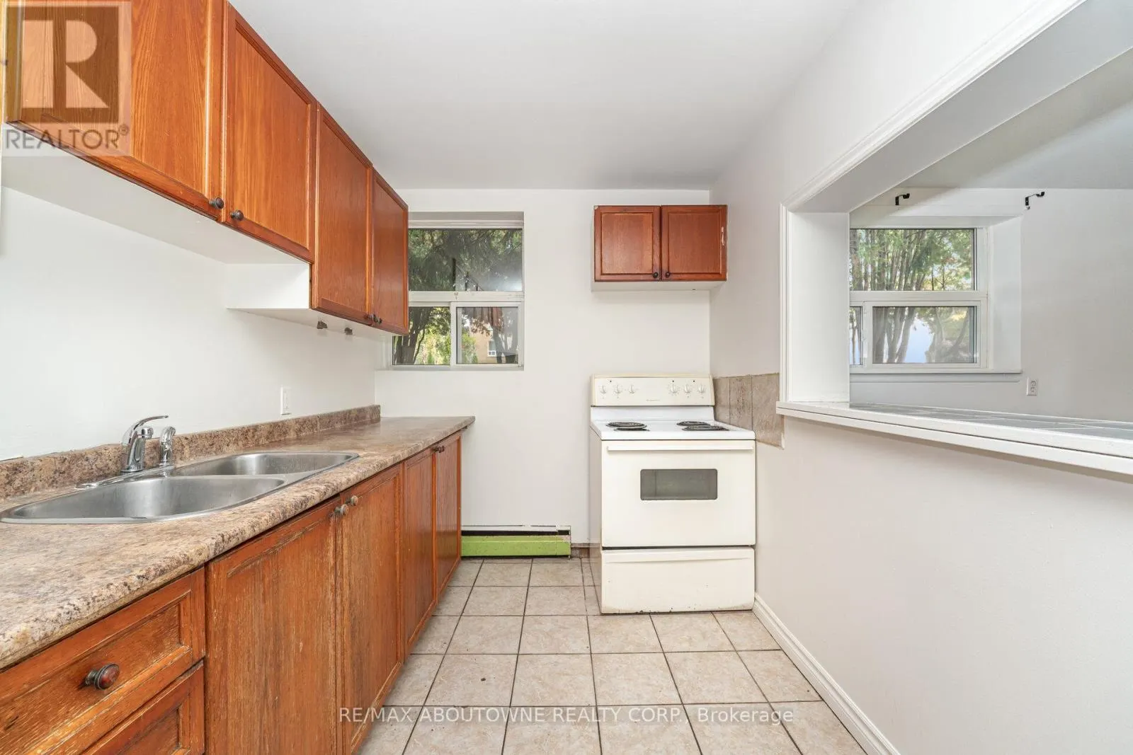 2 - 2144 LILNAN COURT