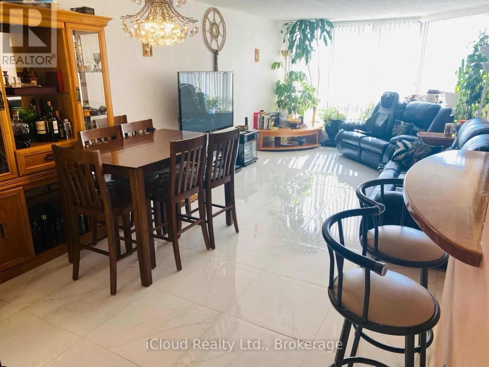1004 - 25 FAIRVIEW ROAD W