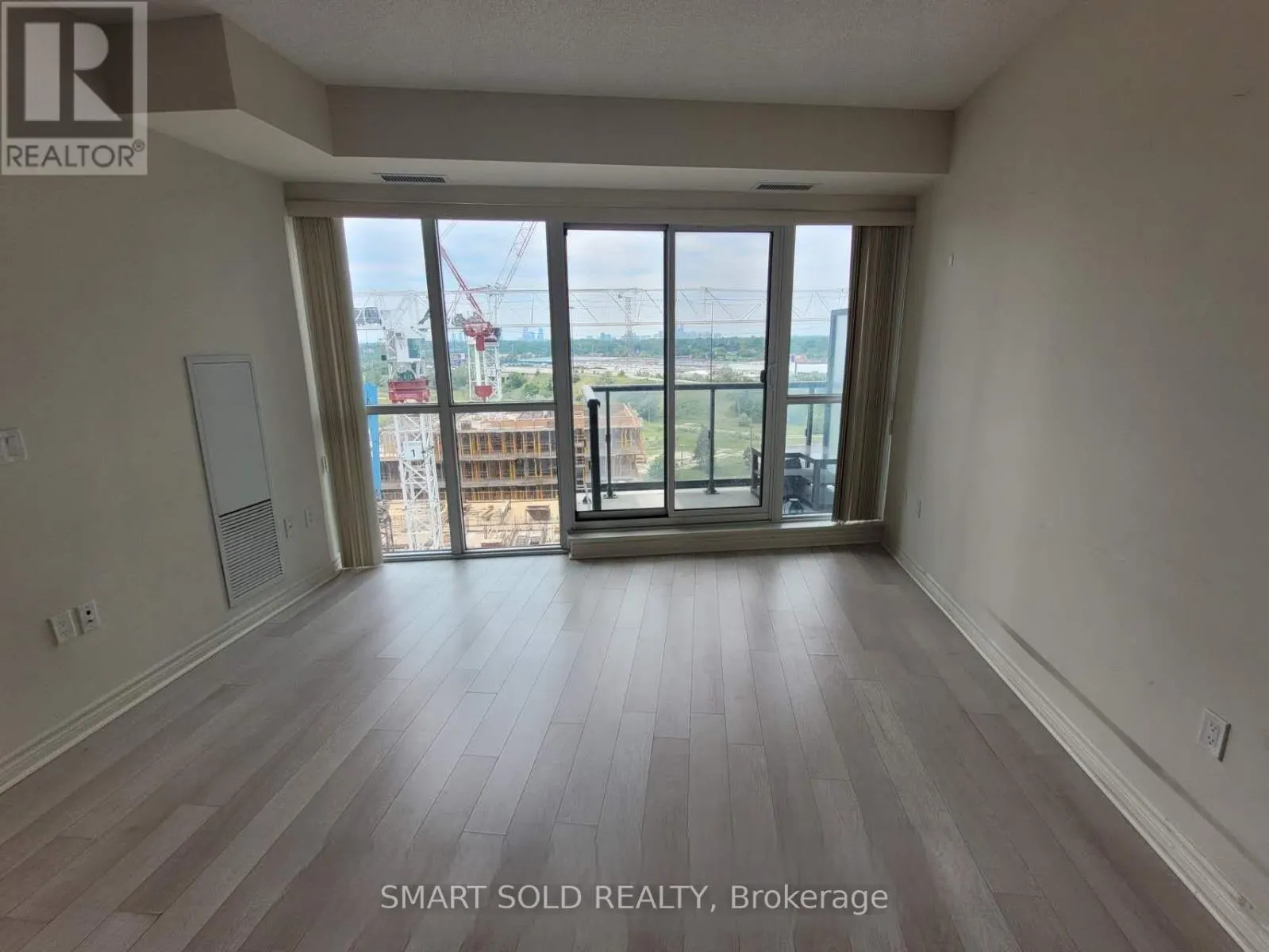 1206 - 39 ANNIE CRAIG DRIVE