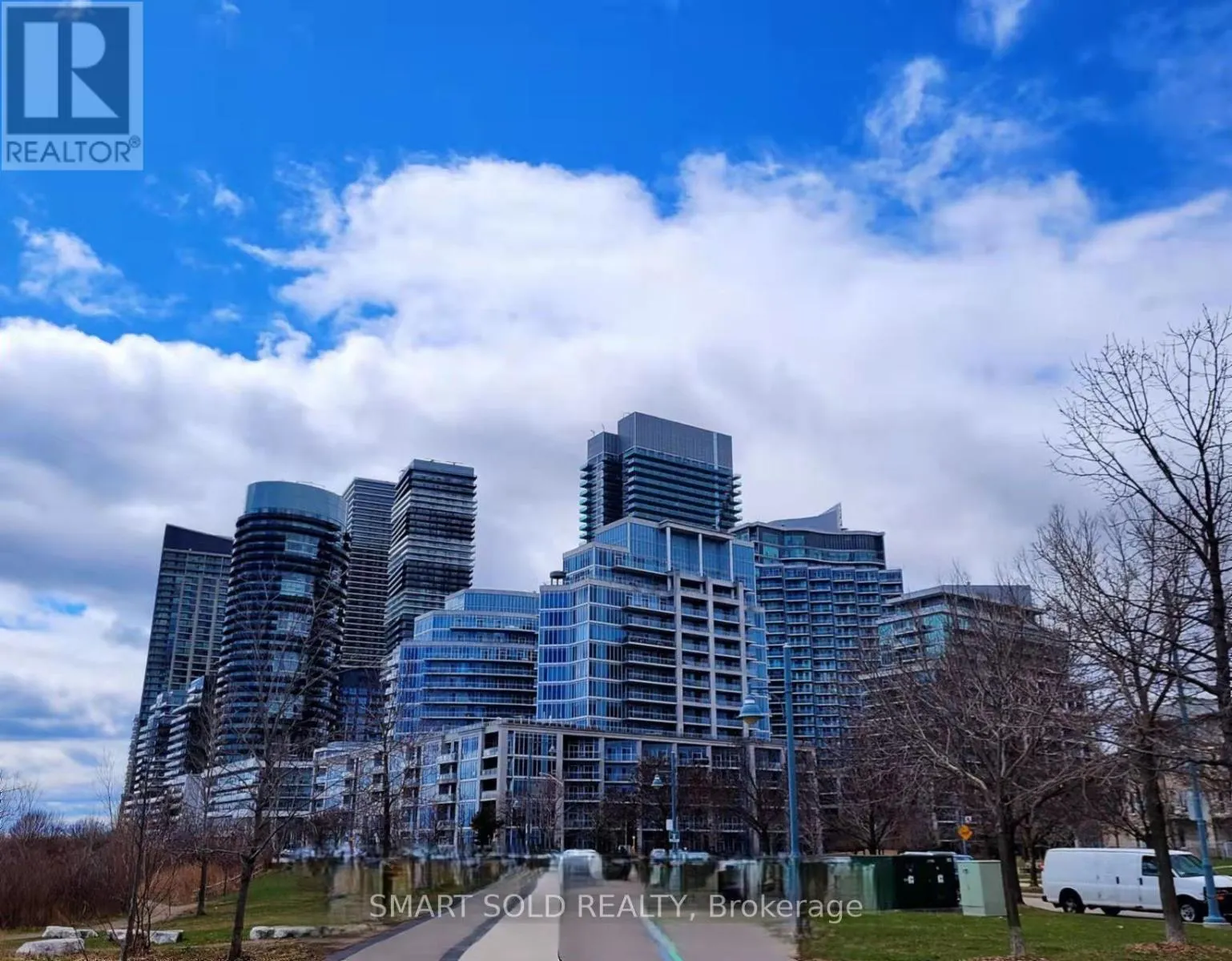 1206 - 39 ANNIE CRAIG DRIVE
