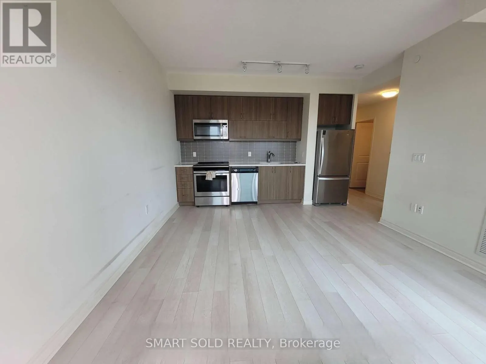 1206 - 39 ANNIE CRAIG DRIVE