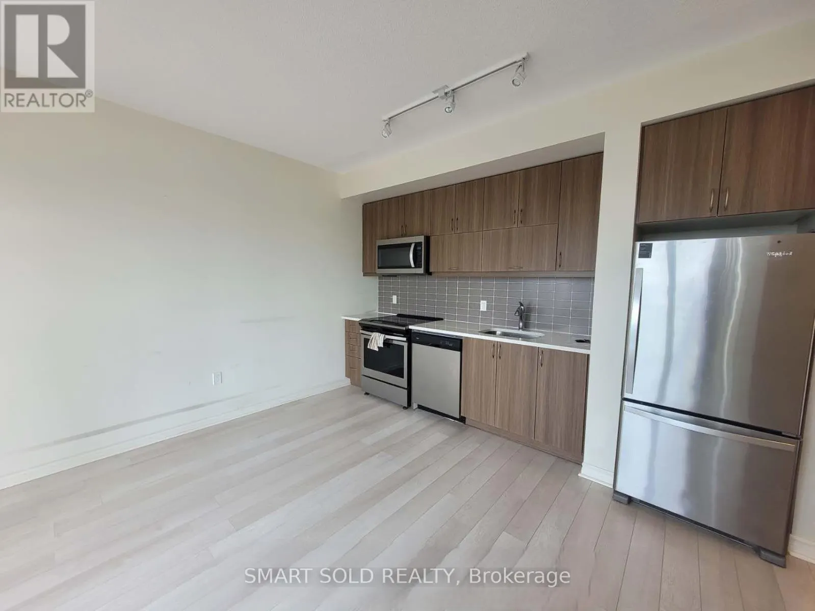 1206 - 39 ANNIE CRAIG DRIVE