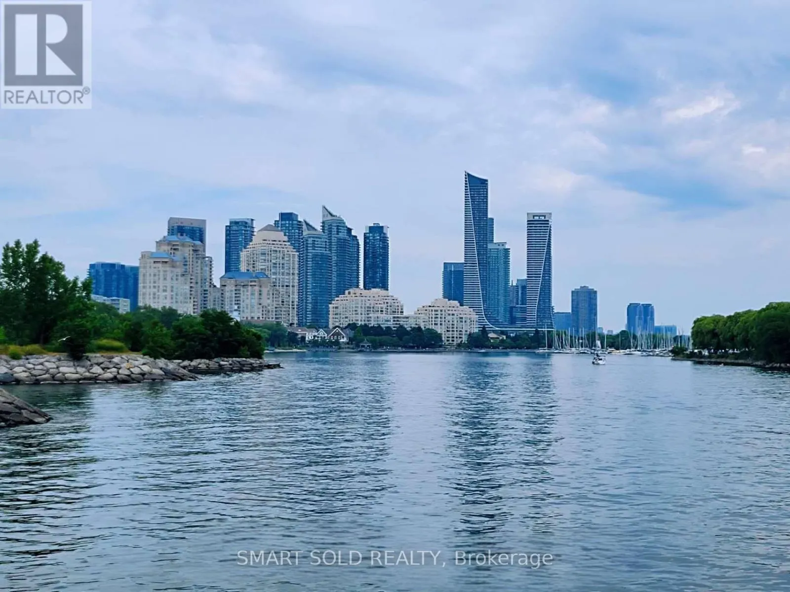 1206 - 39 ANNIE CRAIG DRIVE