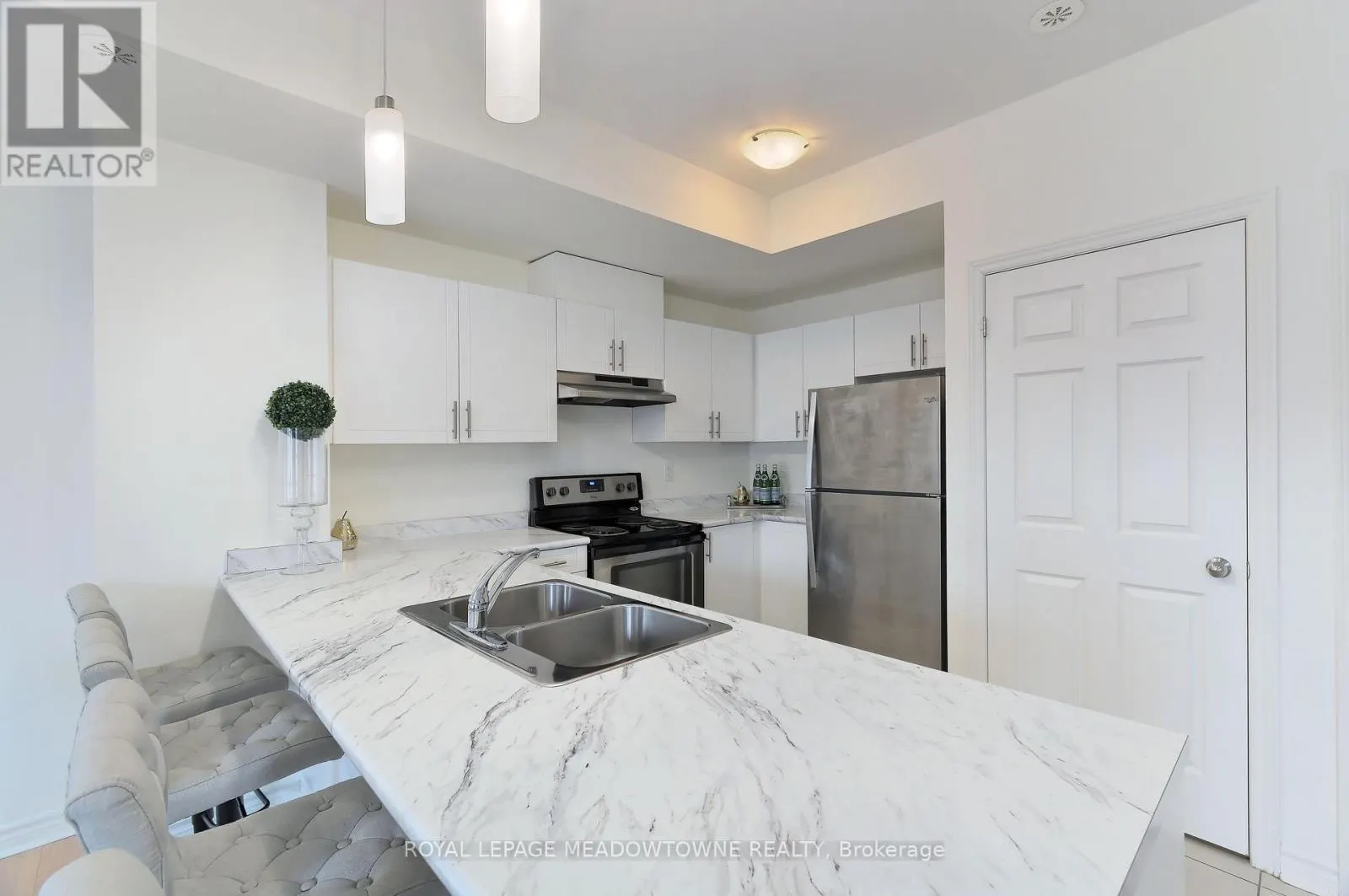 1704 - 2420 BARONWOOD DRIVE