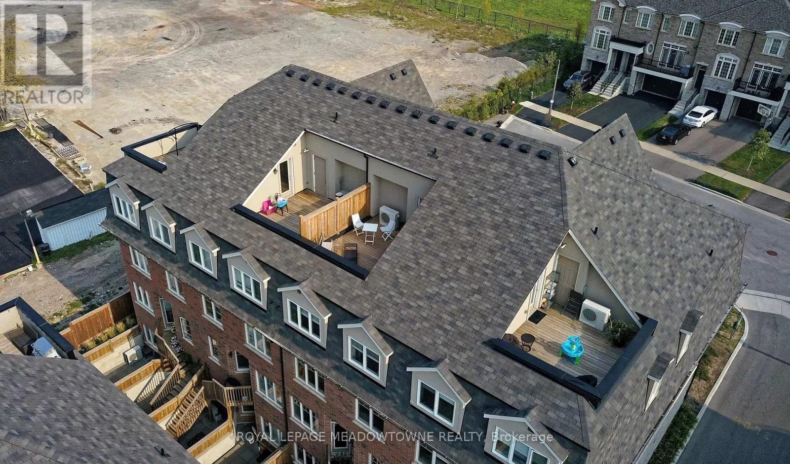 1704 - 2420 BARONWOOD DRIVE