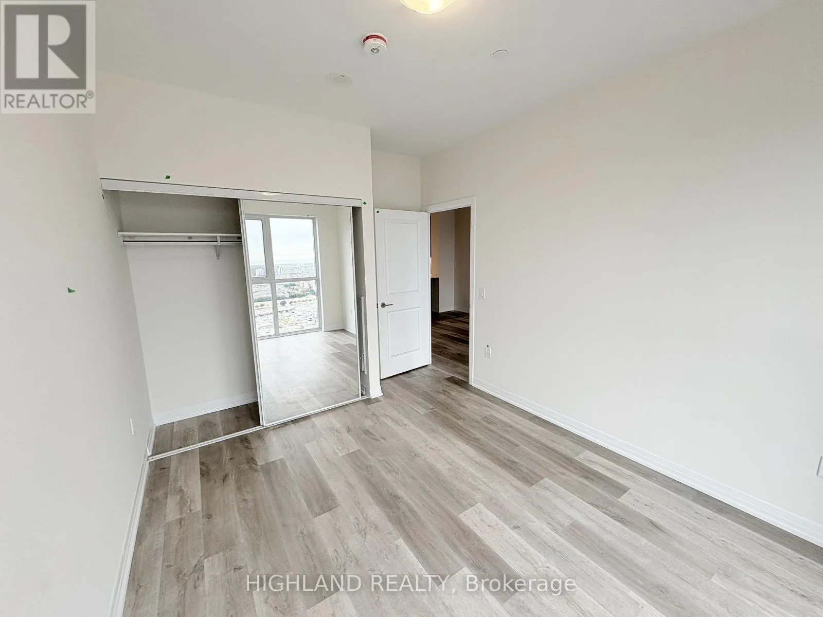 2803 - 15 WATERGARDEN DRIVE