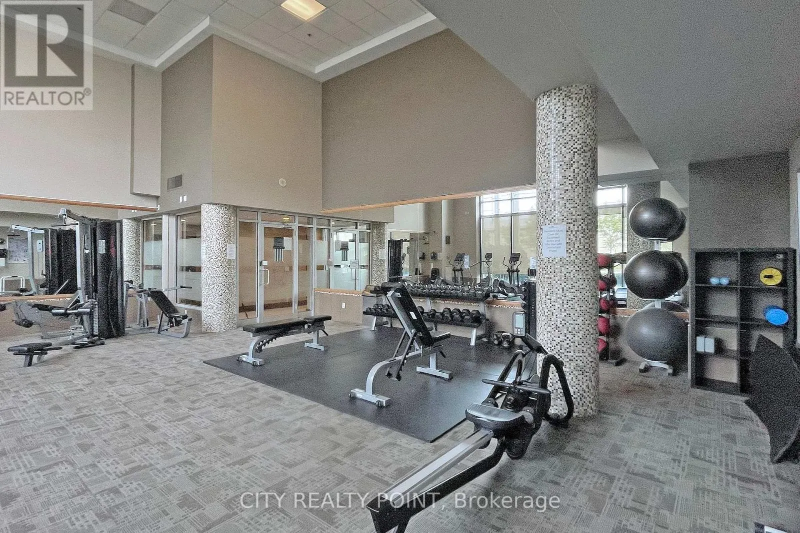 1006 - 2087 LAKE SHORE BOULEVARD W