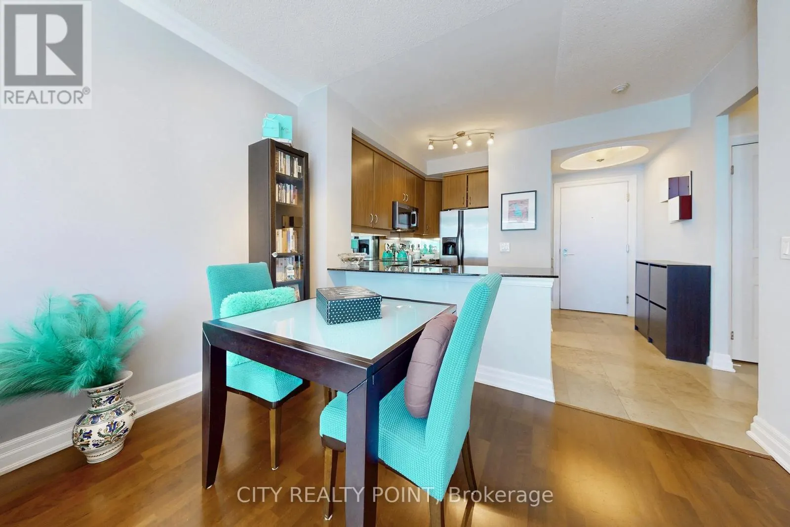 1006 - 2087 LAKE SHORE BOULEVARD W
