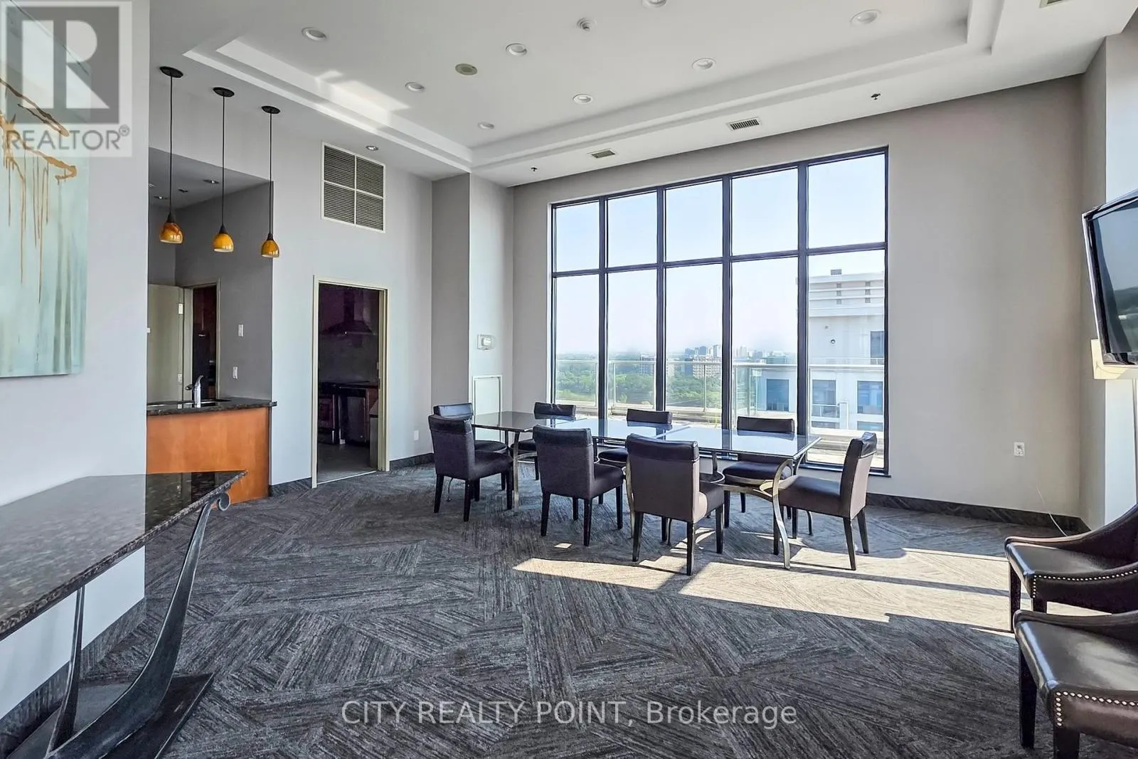 1006 - 2087 LAKE SHORE BOULEVARD W