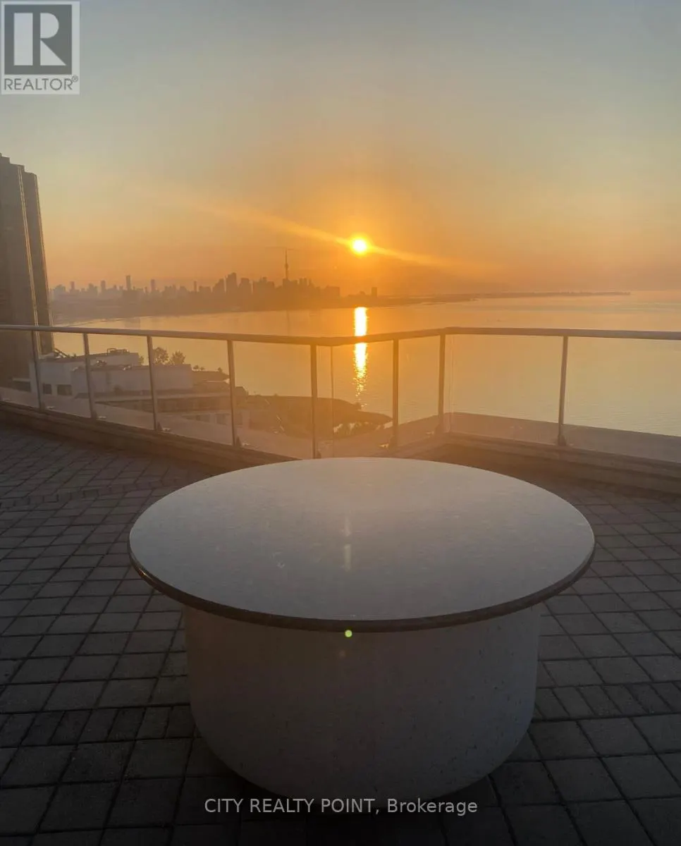 1006 - 2087 LAKE SHORE BOULEVARD W