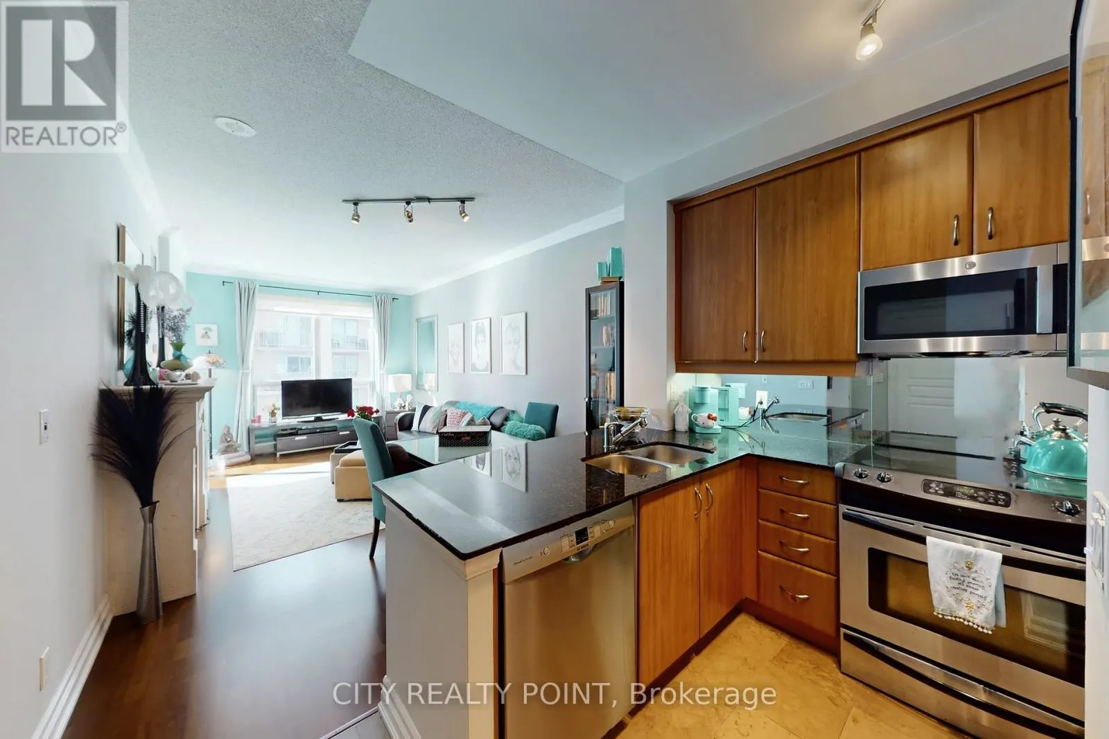 1006 - 2087 LAKE SHORE BOULEVARD W