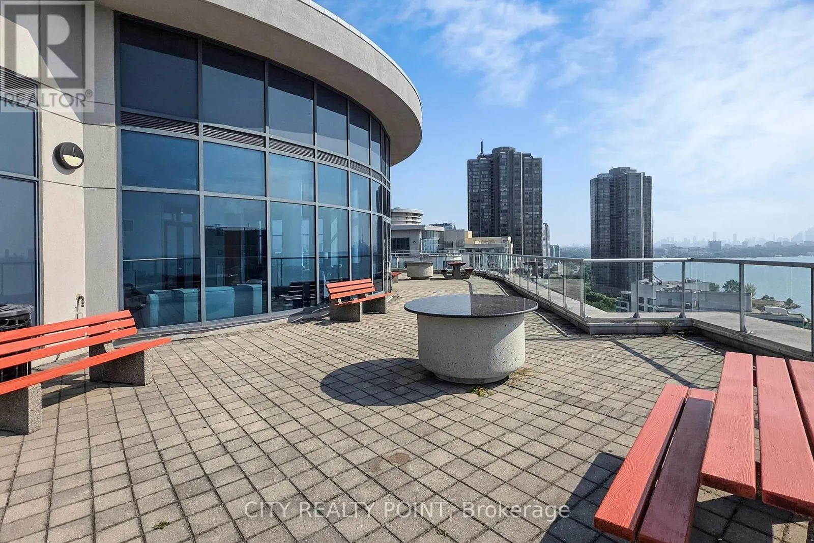 1006 - 2087 LAKE SHORE BOULEVARD W