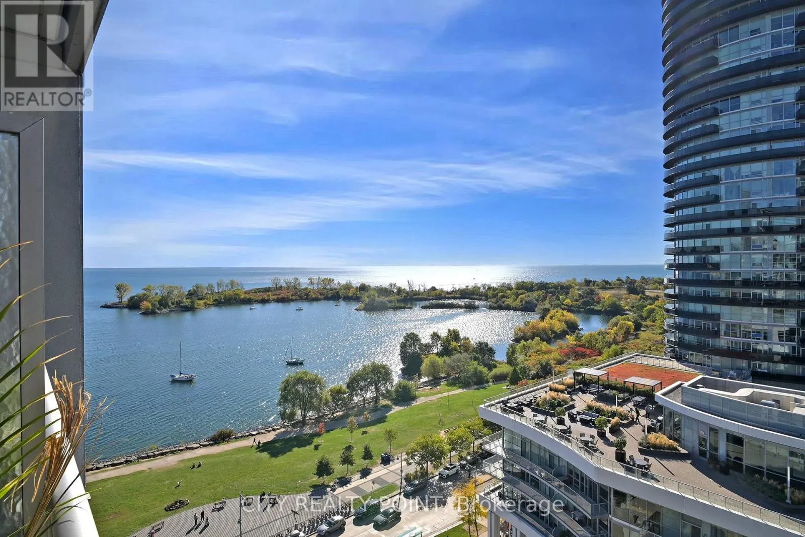 1214 - 58 MARINE PARADE DRIVE