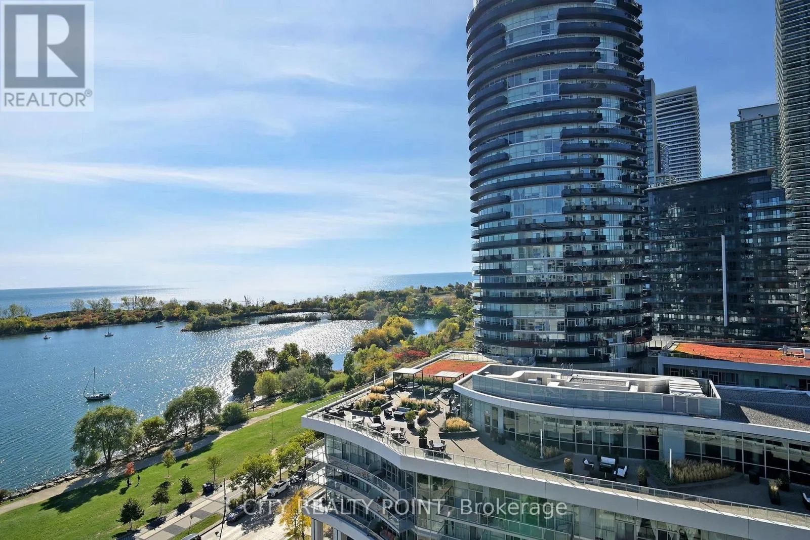 1214 - 58 MARINE PARADE DRIVE
