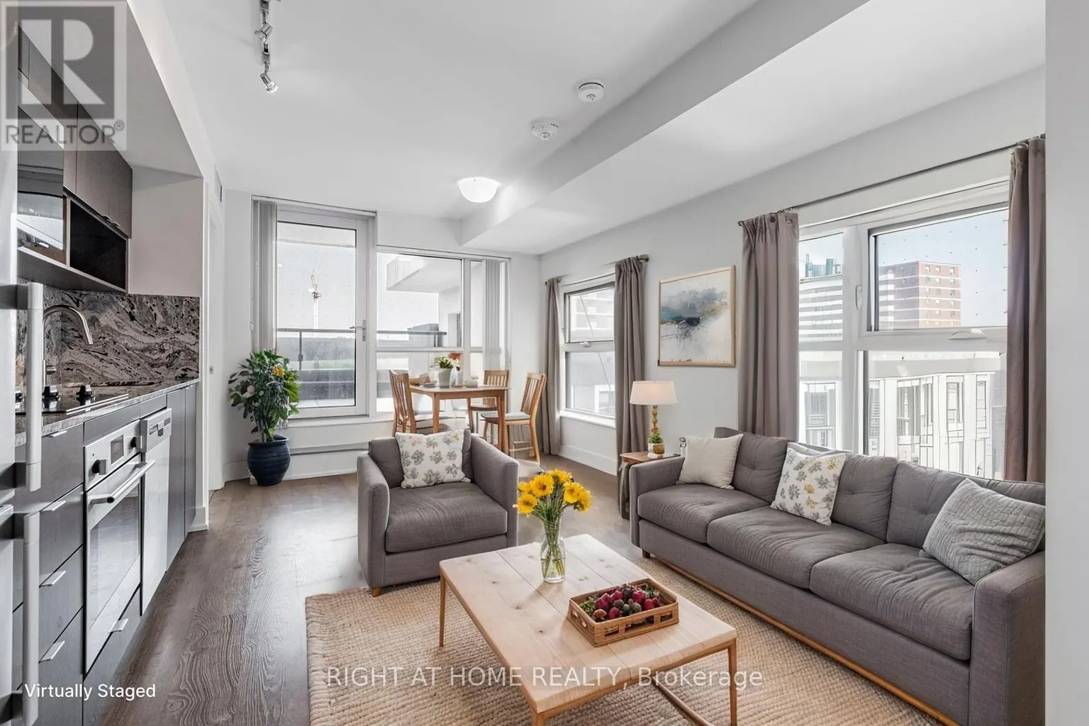 318 - 9 MABELLE AVENUE