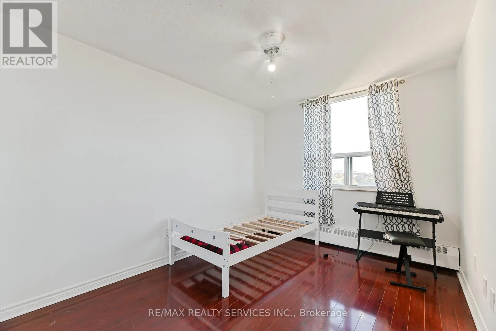 704 - 3390 WESTON ROAD