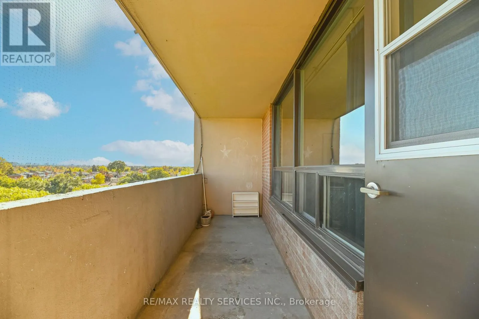704 - 3390 WESTON ROAD
