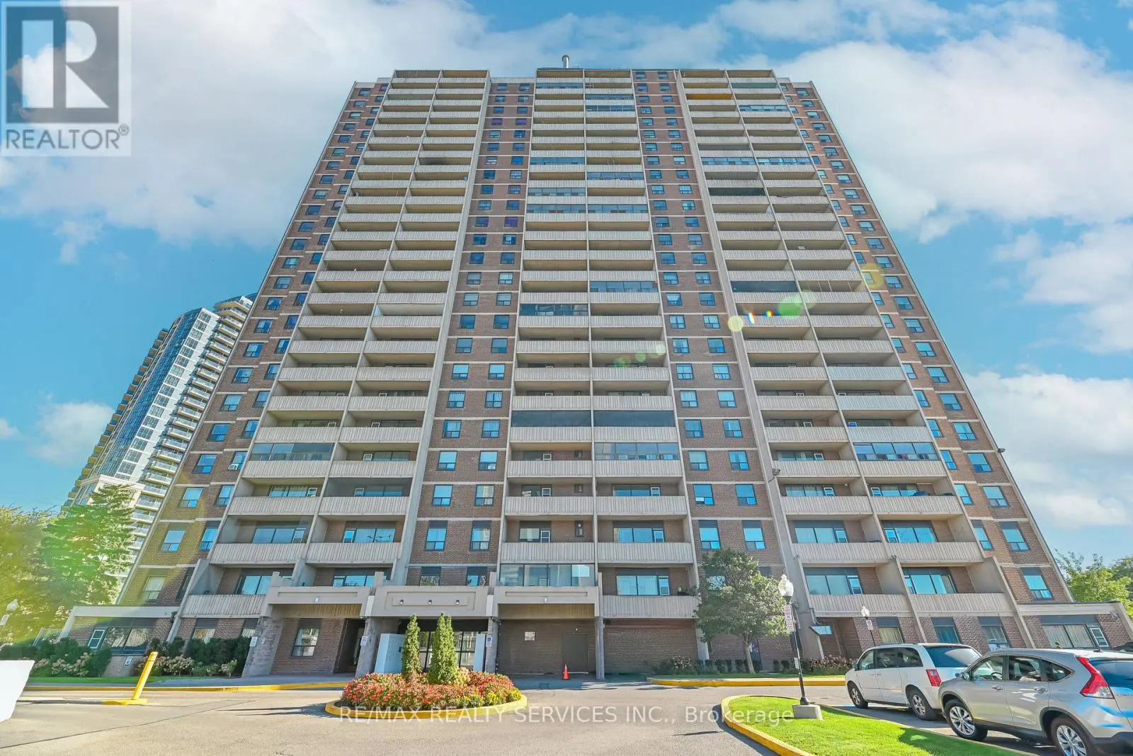 704 - 3390 WESTON ROAD