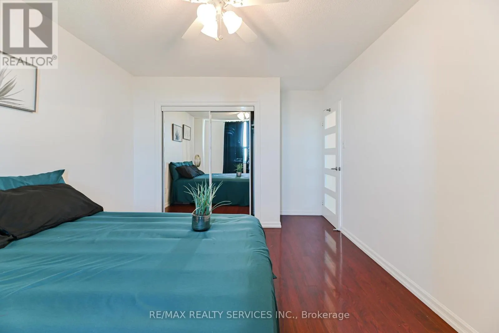 704 - 3390 WESTON ROAD
