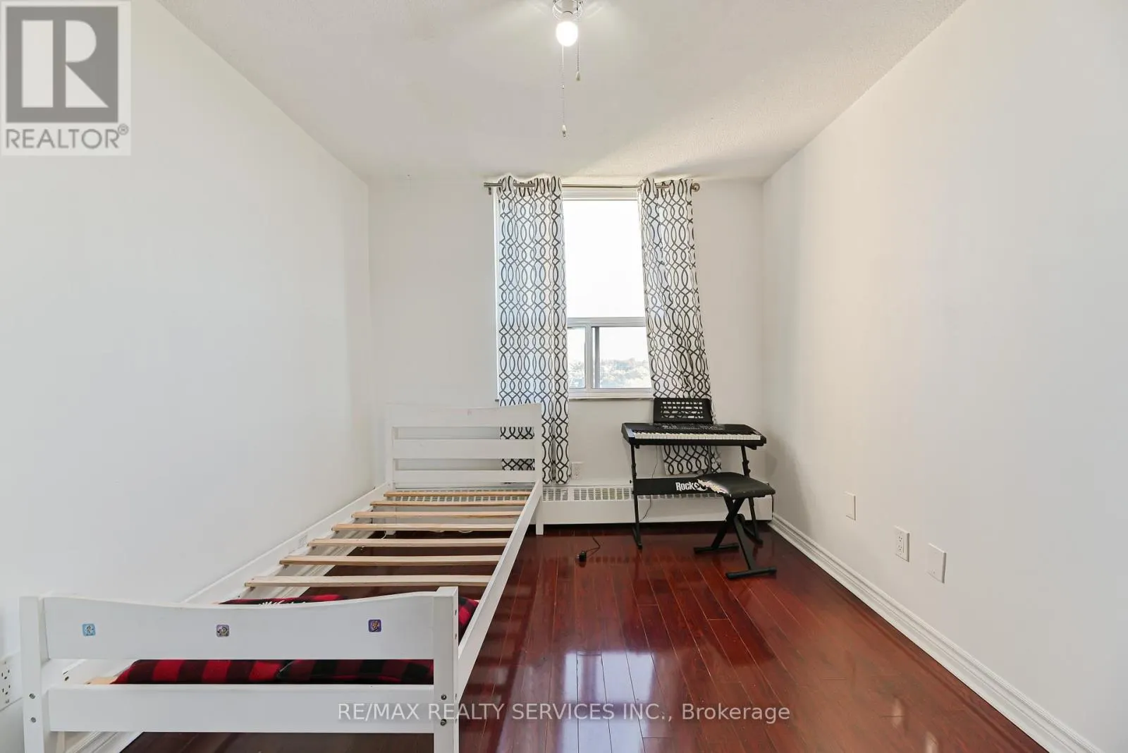 704 - 3390 WESTON ROAD