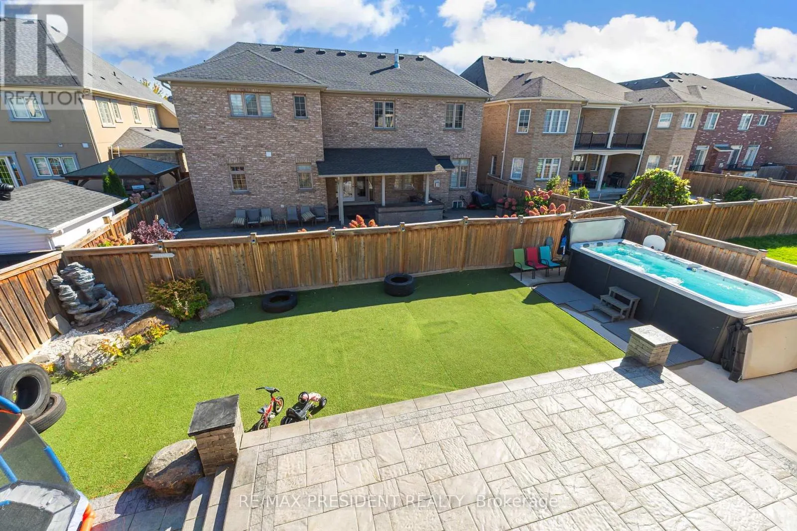 5 SEA CLIFF CRESCENT