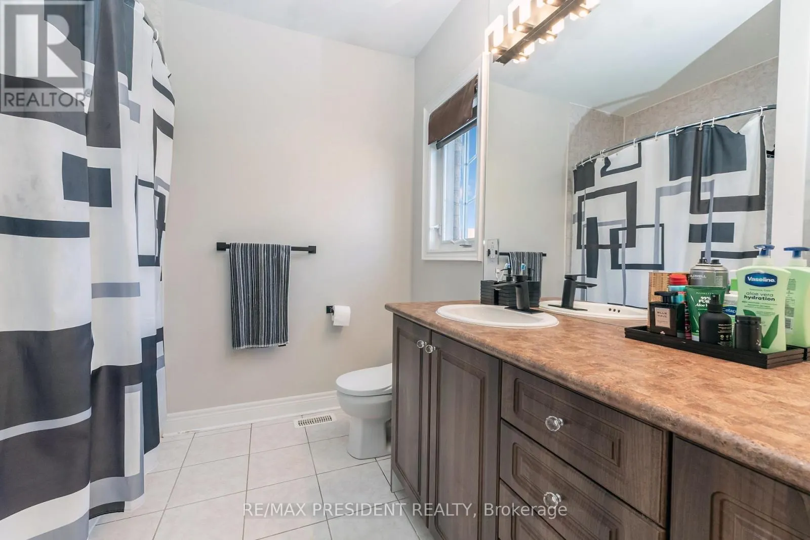 5 SEA CLIFF CRESCENT