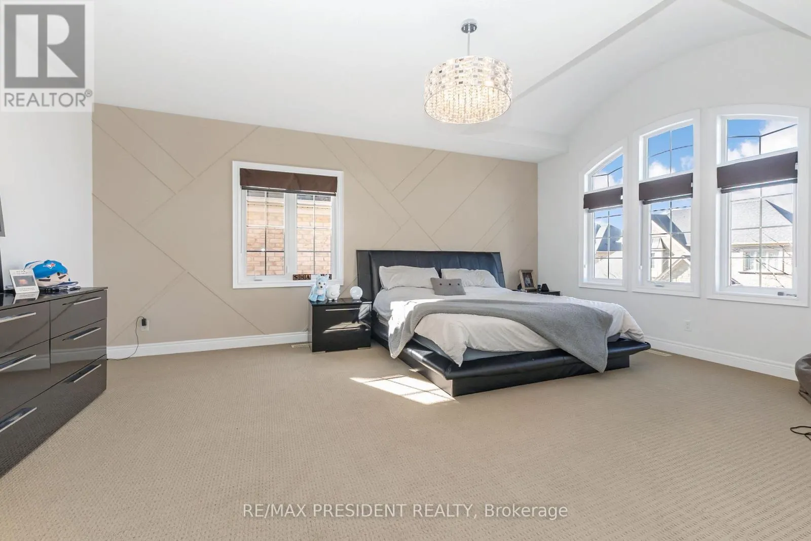 5 SEA CLIFF CRESCENT