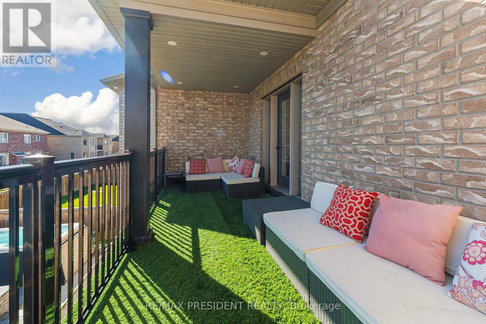5 SEA CLIFF CRESCENT