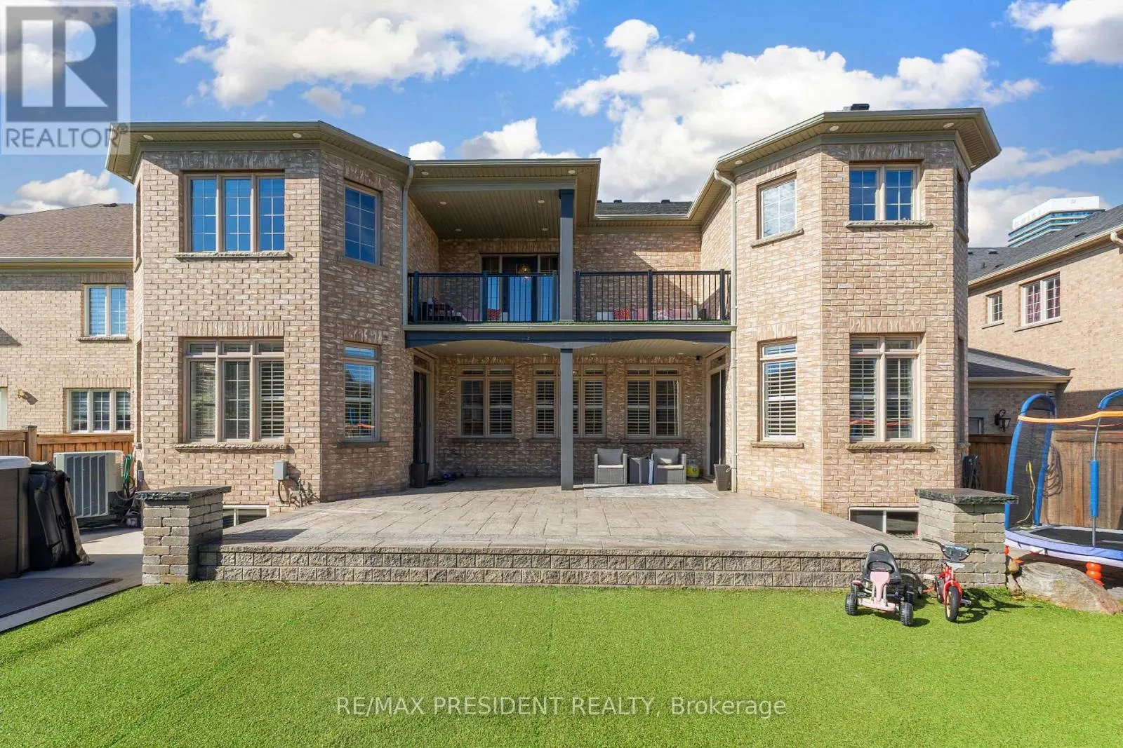 5 SEA CLIFF CRESCENT