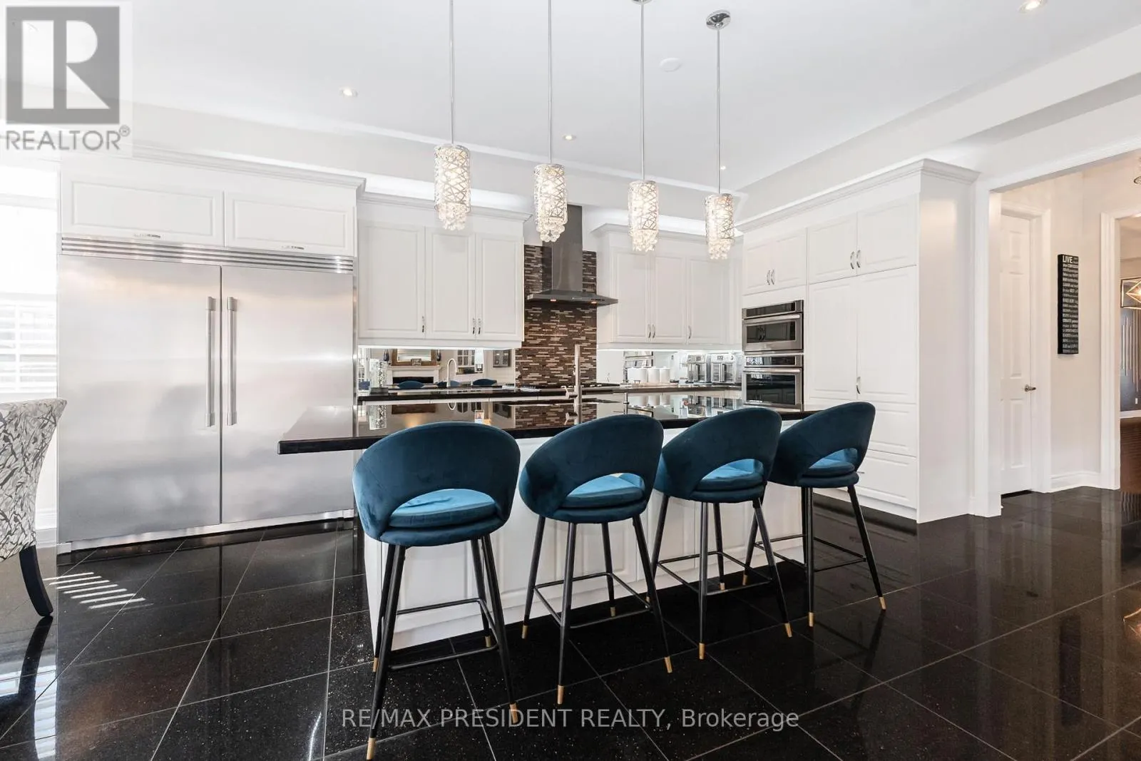 5 SEA CLIFF CRESCENT