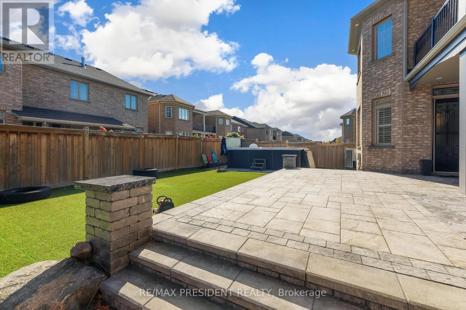 5 SEA CLIFF CRESCENT