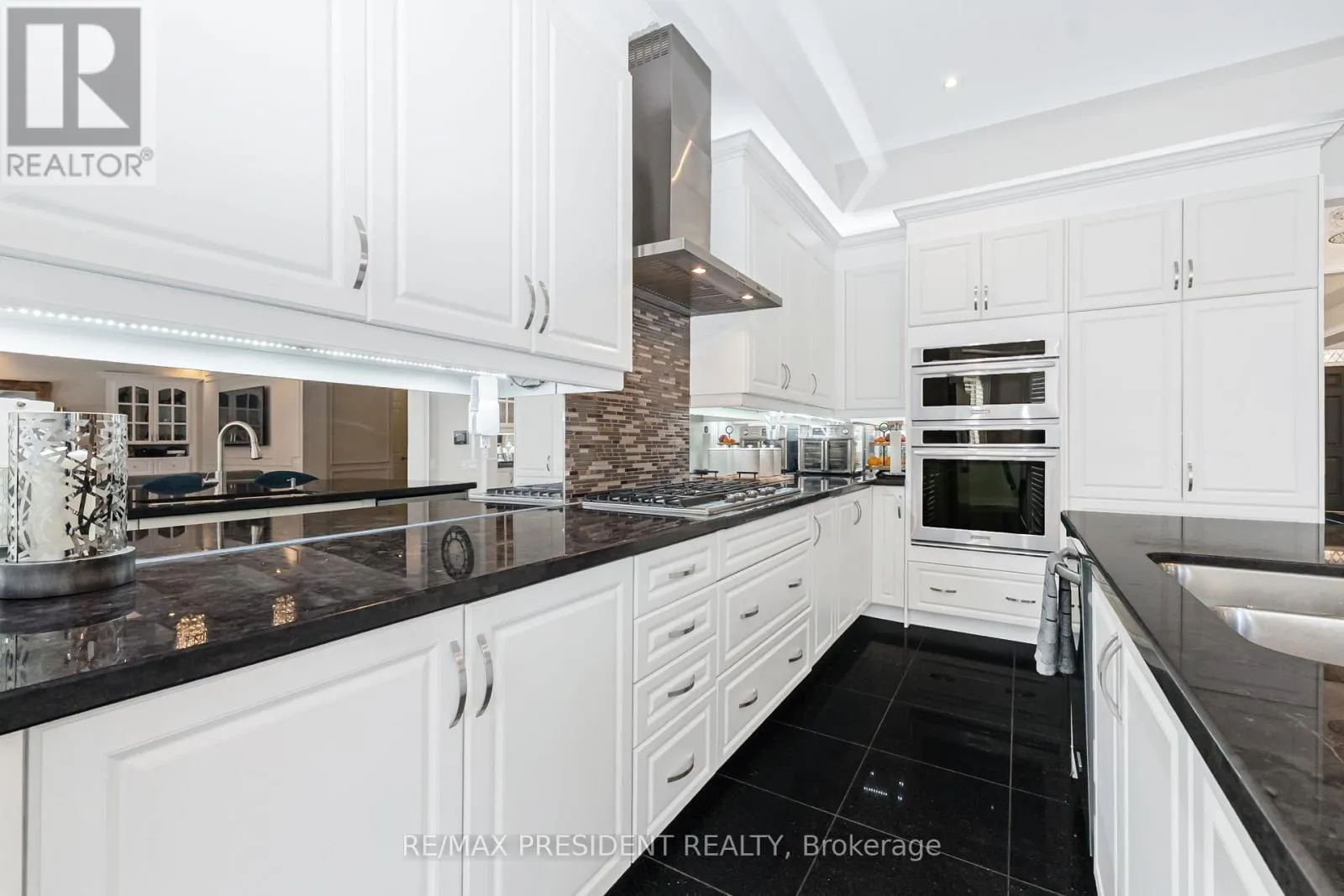 5 SEA CLIFF CRESCENT