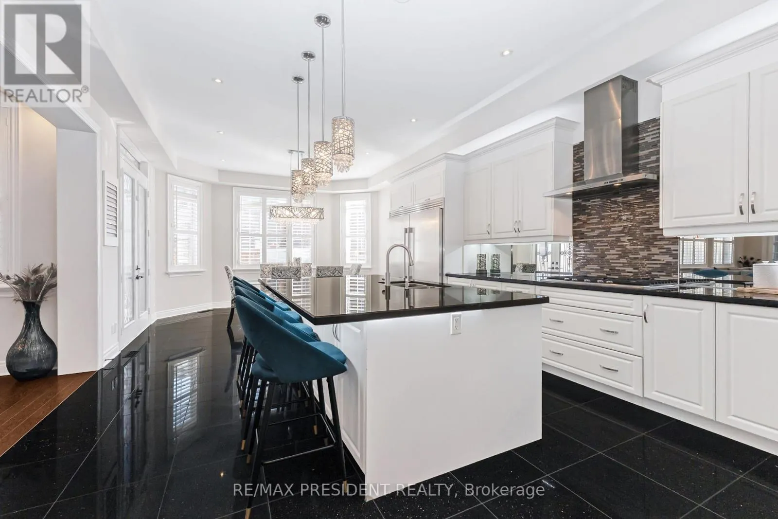 5 SEA CLIFF CRESCENT