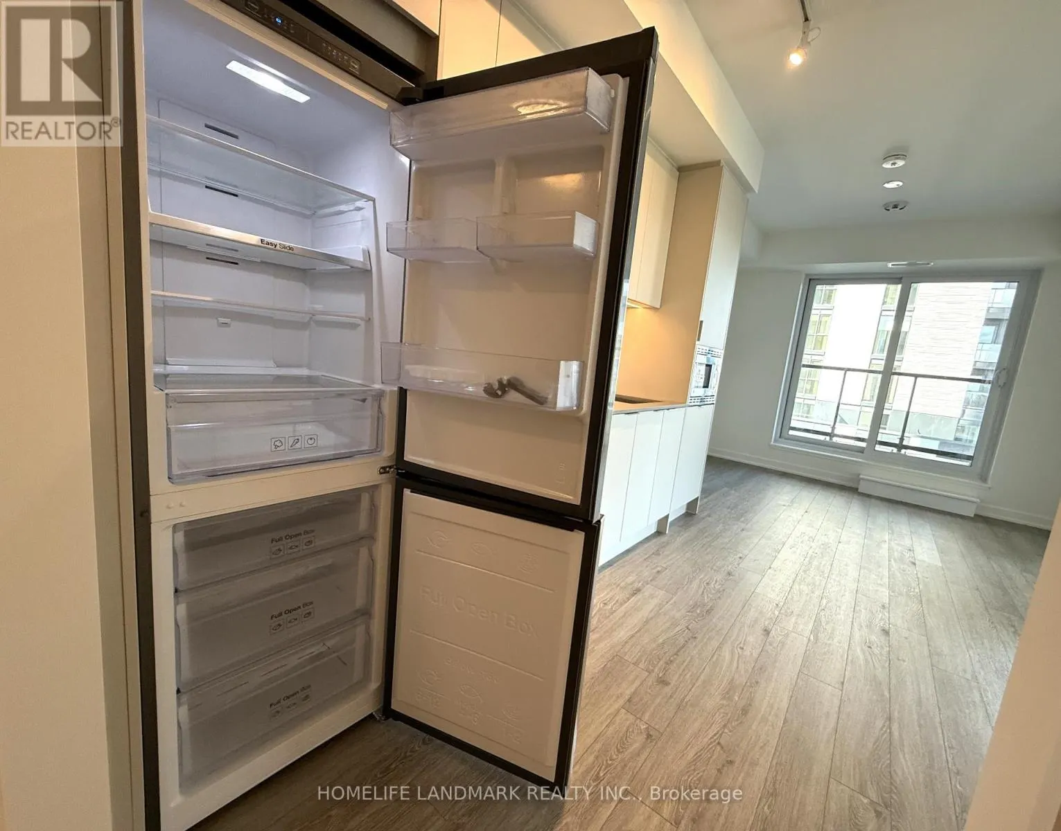 403 - 3071 TRAFALGAR ROAD
