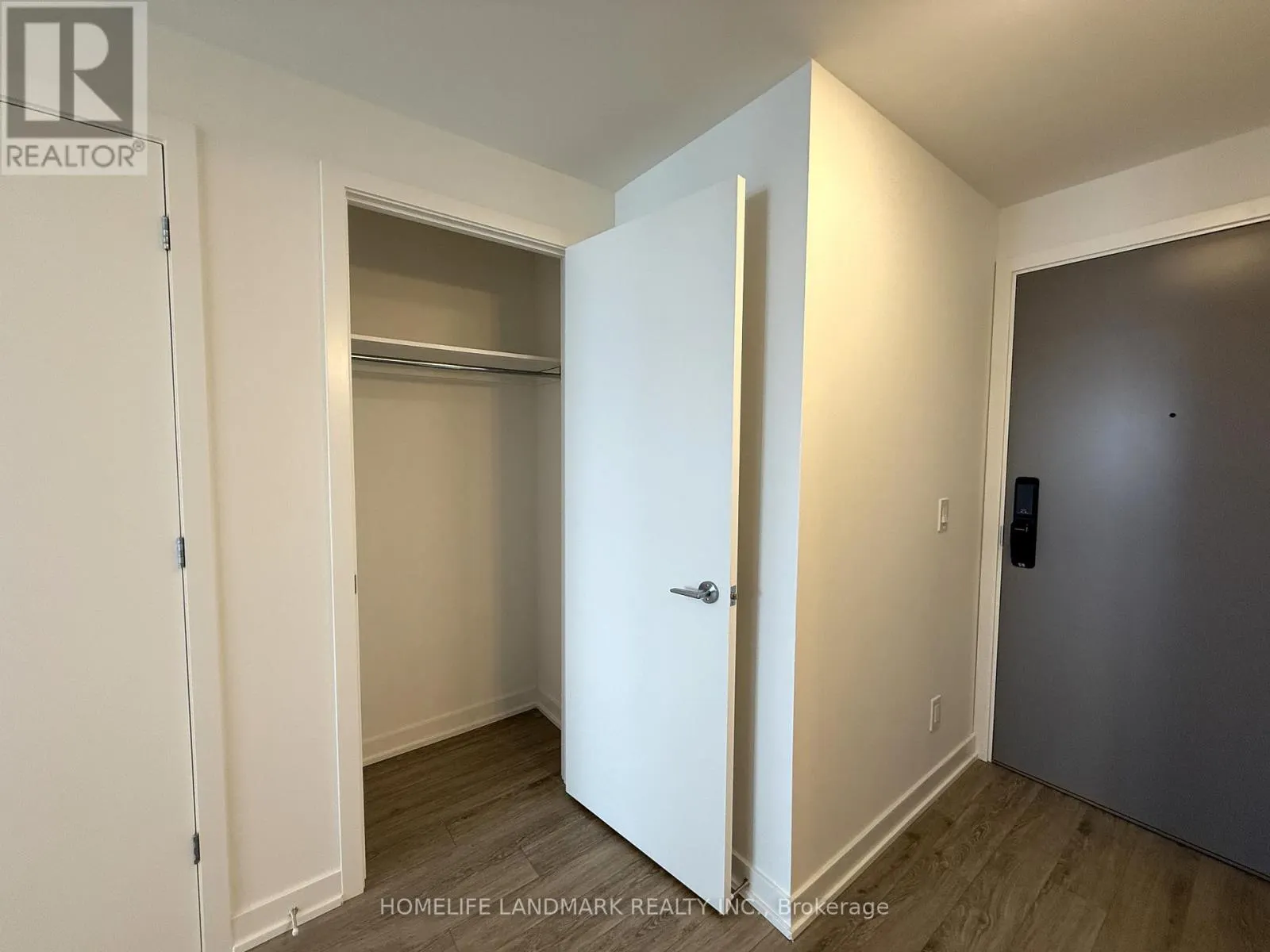403 - 3071 TRAFALGAR ROAD