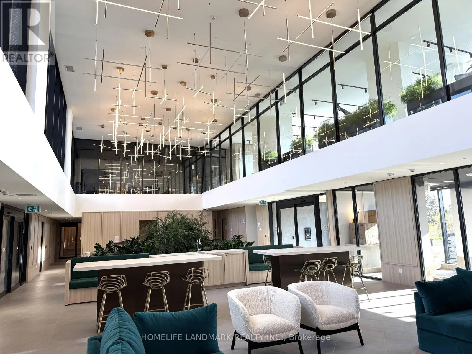 403 - 3071 TRAFALGAR ROAD