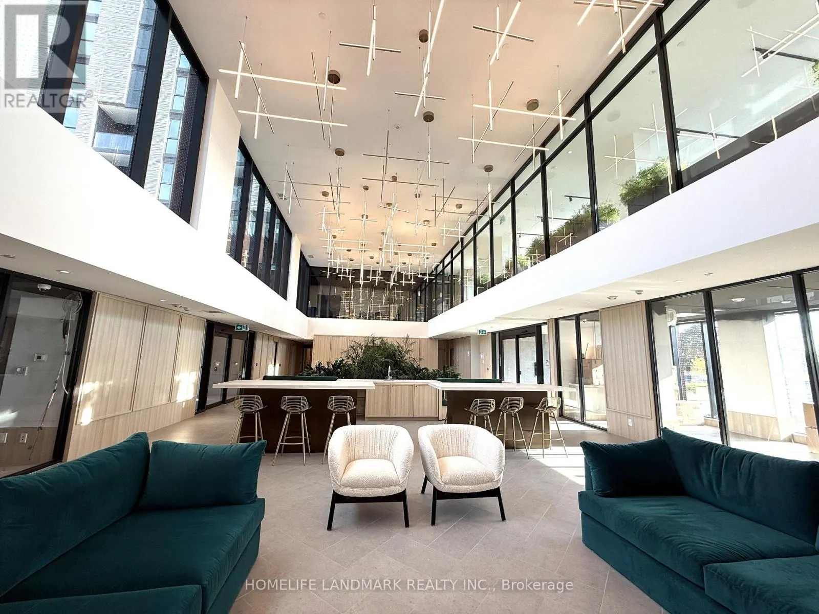 403 - 3071 TRAFALGAR ROAD