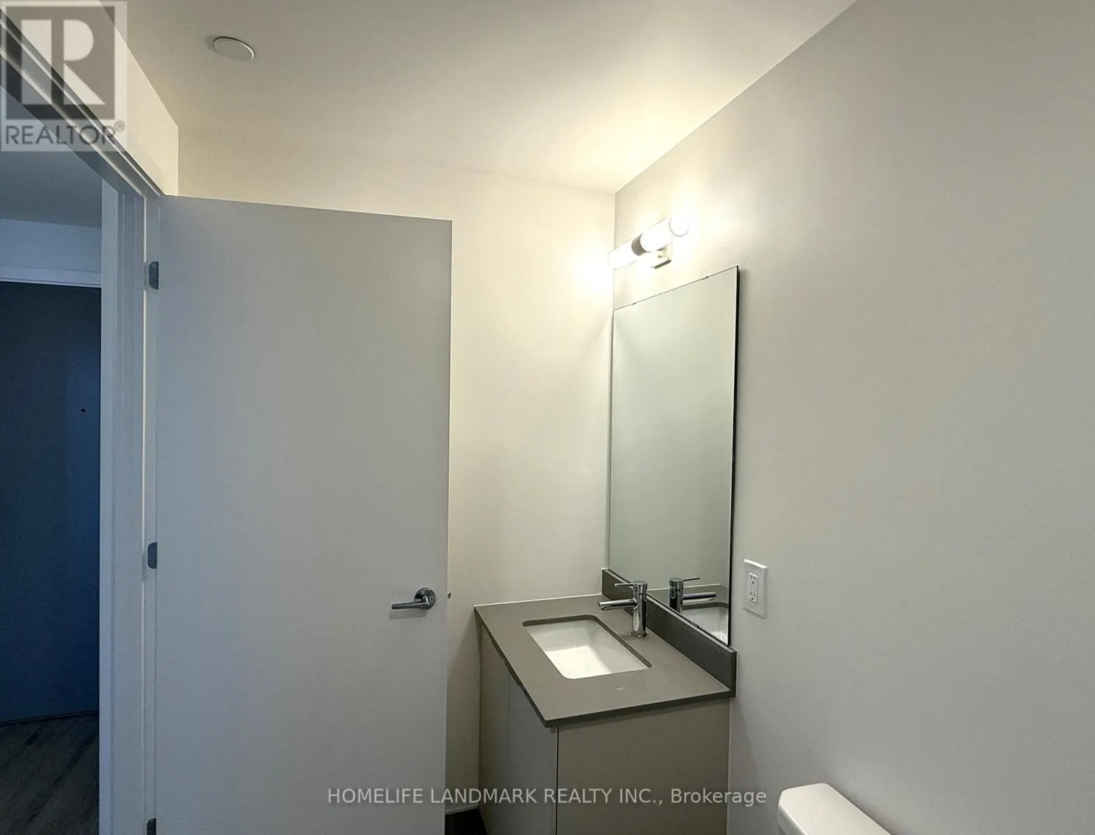 403 - 3071 TRAFALGAR ROAD