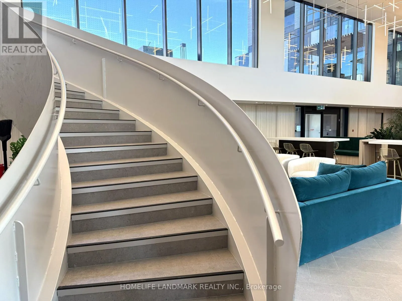 403 - 3071 TRAFALGAR ROAD