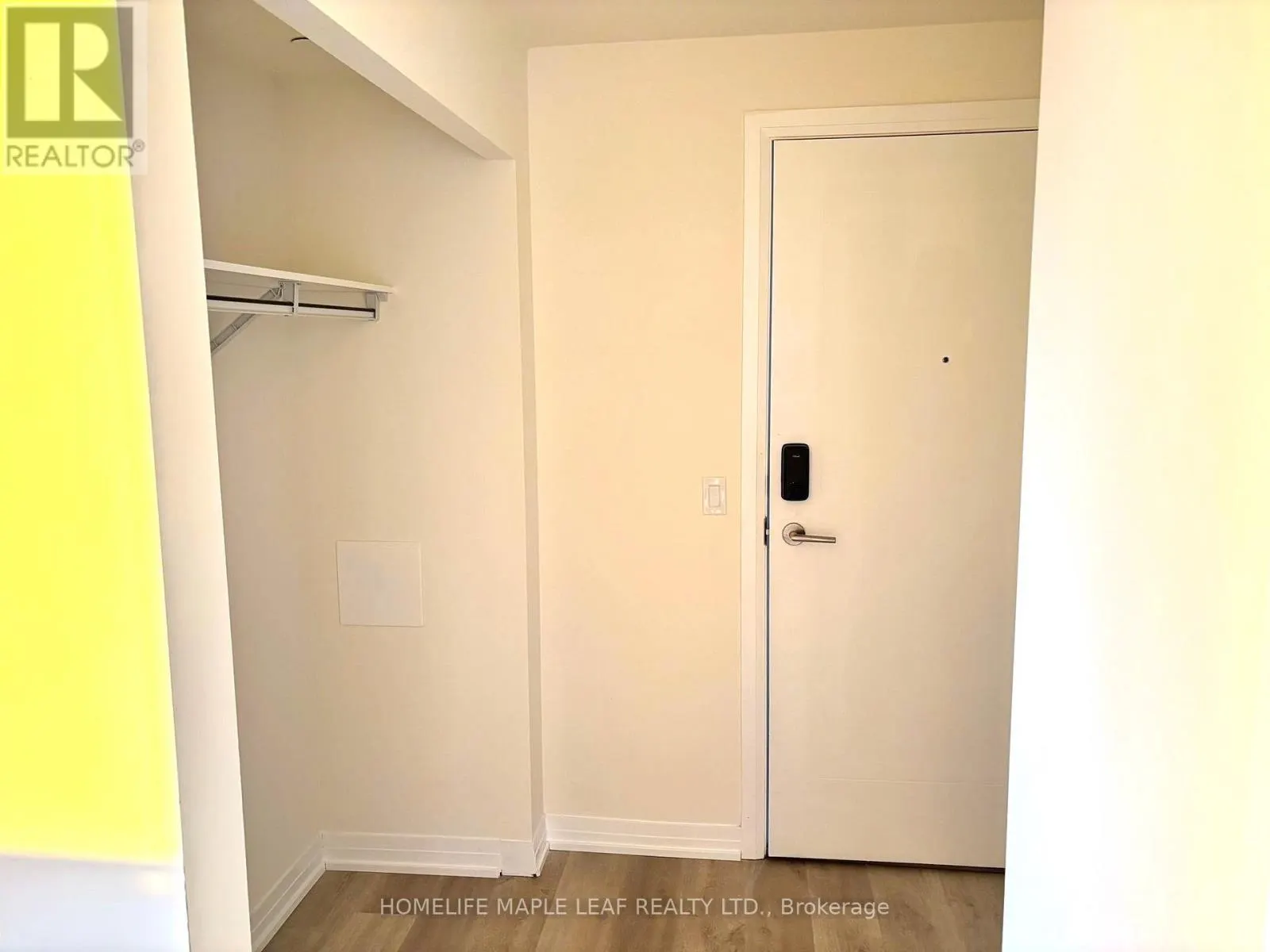 512 - 15 WATERGARDEN DRIVE