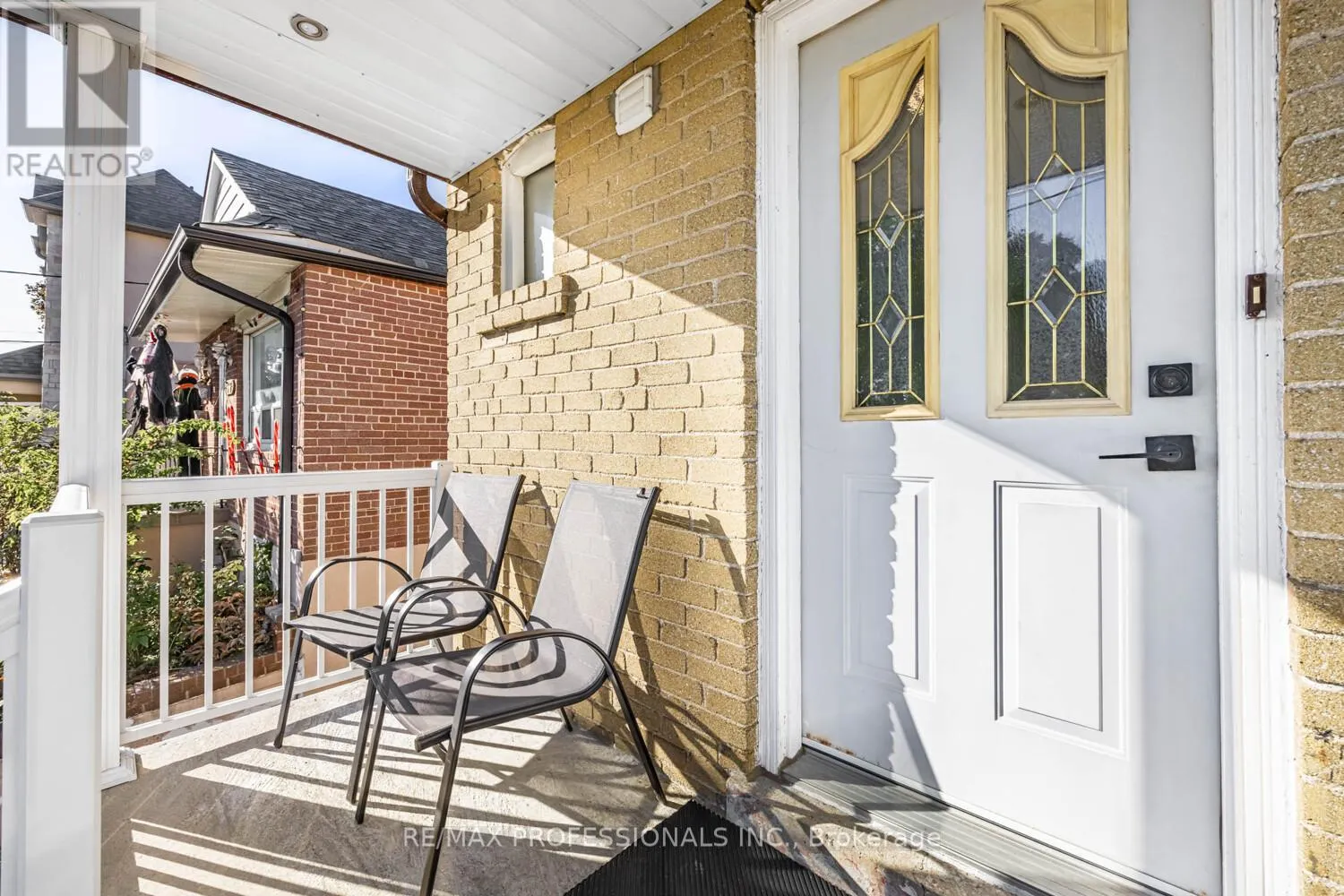 54 HOLMESDALE CRESCENT