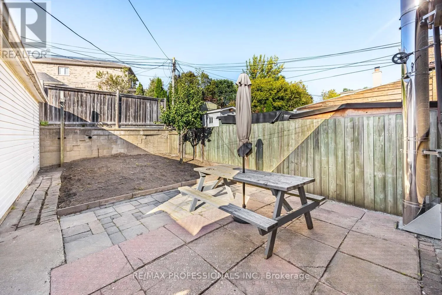 54 HOLMESDALE CRESCENT