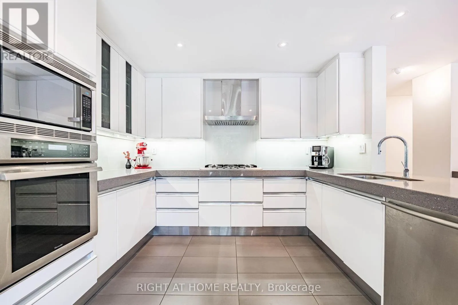 1 FRIARS LANE