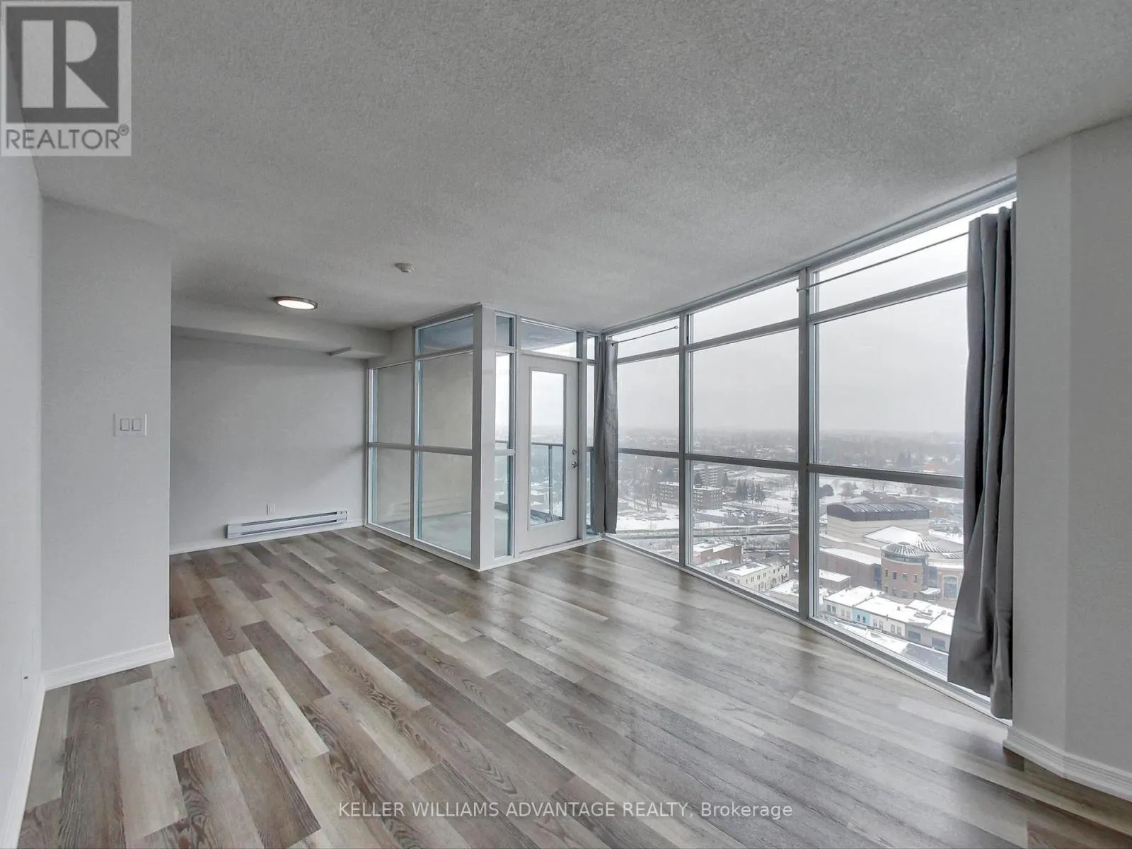 2204 - 9 GEORGE STREET