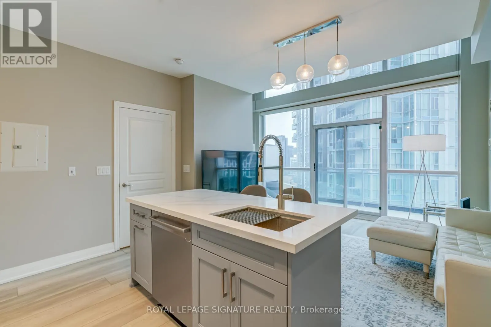 2502 - 223 WEBB DRIVE