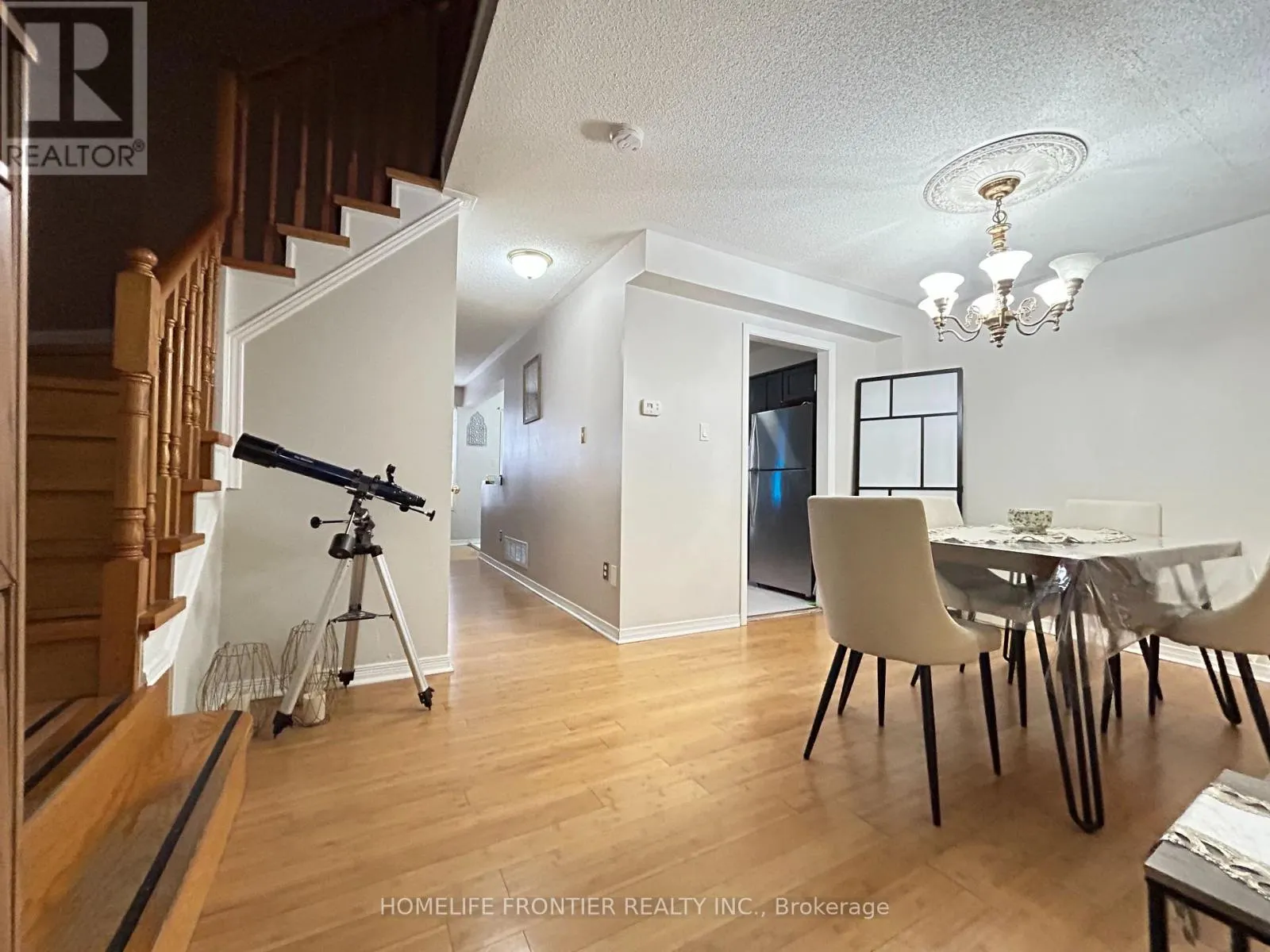 36 - 2555 THOMAS STREET