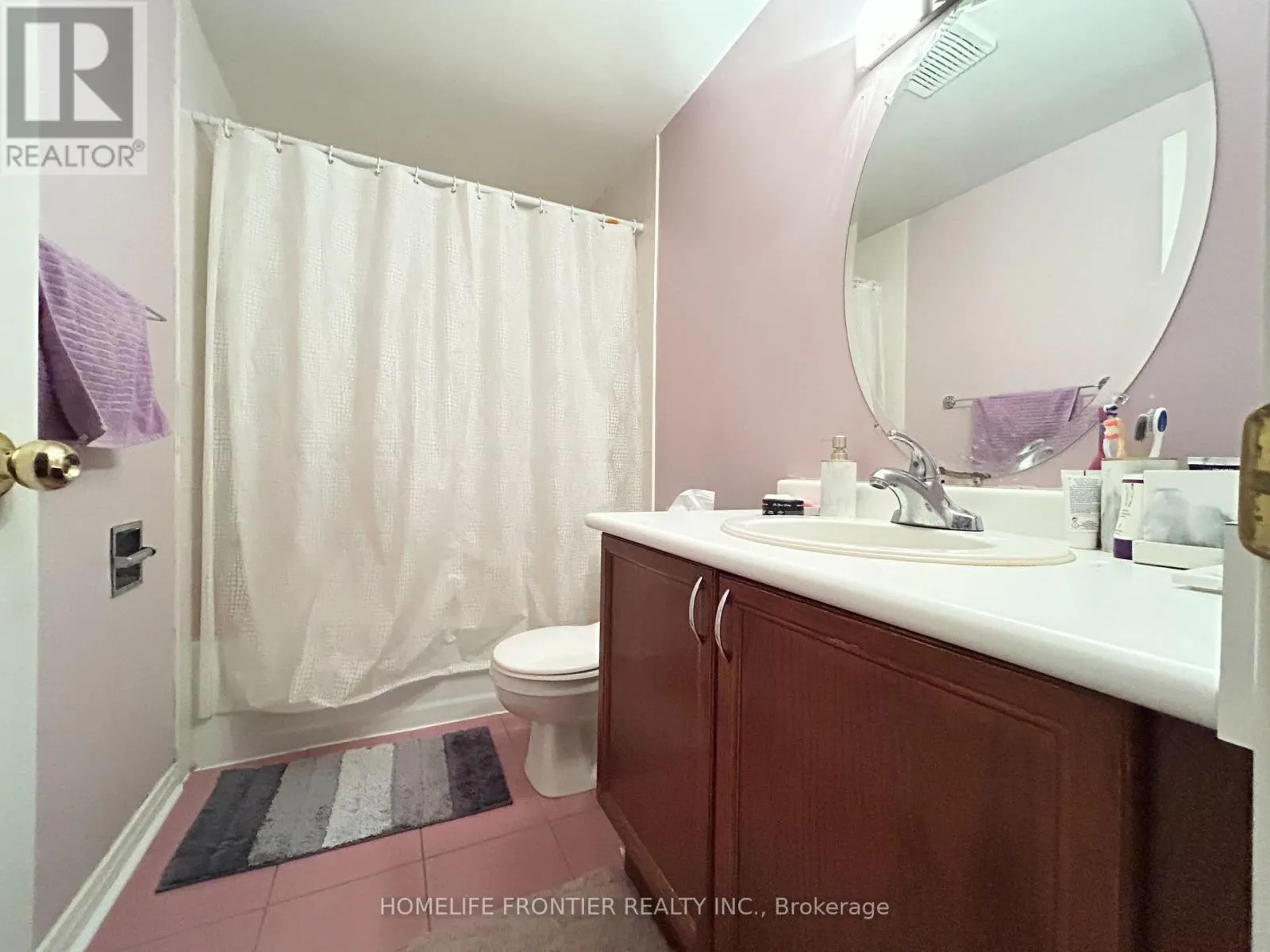 36 - 2555 THOMAS STREET